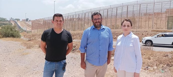 Visita del senador de Compromís Carles Mulet, a la valla de Melilla