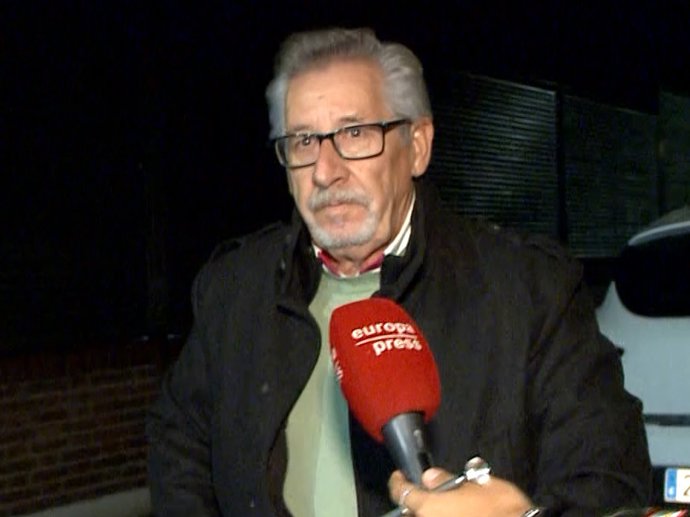 Aniceto llega a casa de Ortega Cano