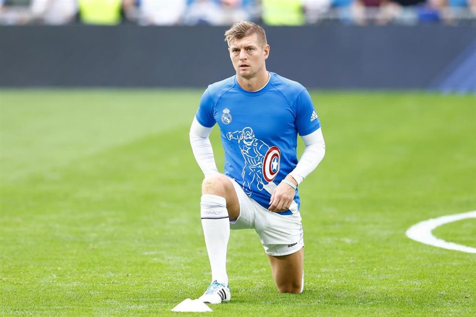 El centrocampista alemán Toni Kroos durante un calentamiento antes de un partido del Real Madrid