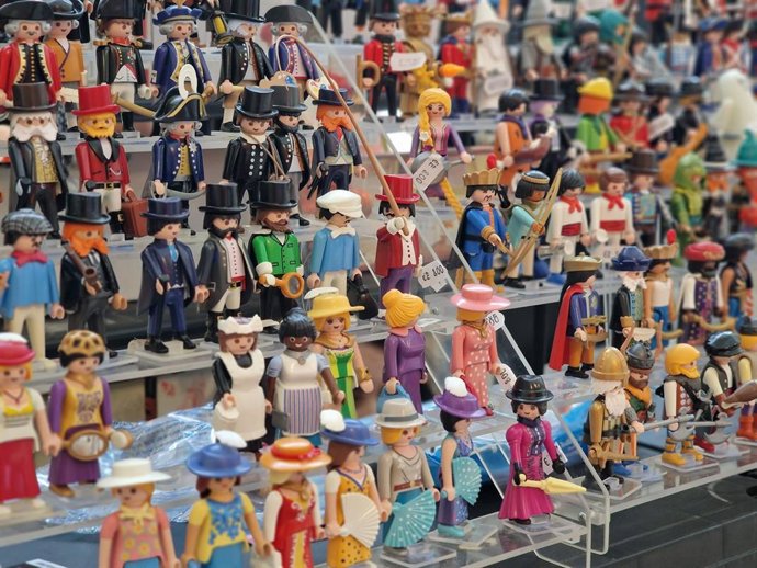 Mercado de Juguetes y Papel Antiguo en Vallsur