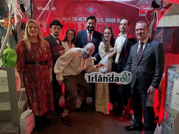 La Comunidad de Madrid celebra Halloween convirtiendo la antigua estación de Metro de Chamberí en el Castillo de Drácula