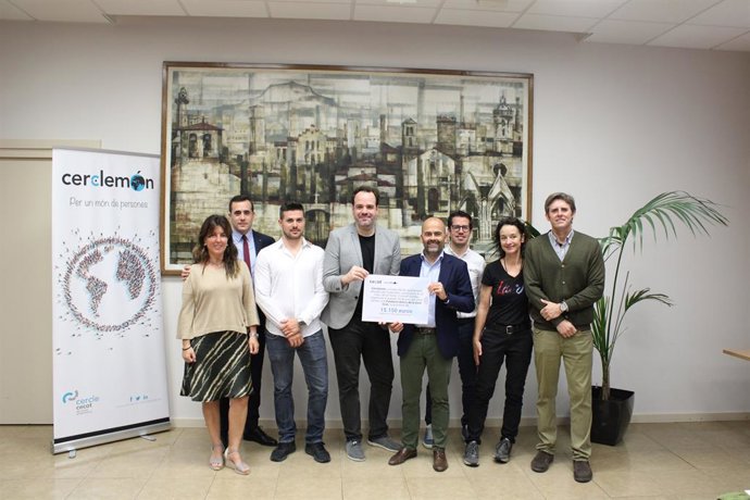 Cecot, CercleMón i Amics de la Gent Gran recapten 15.150 euros per combatre la solitud.
