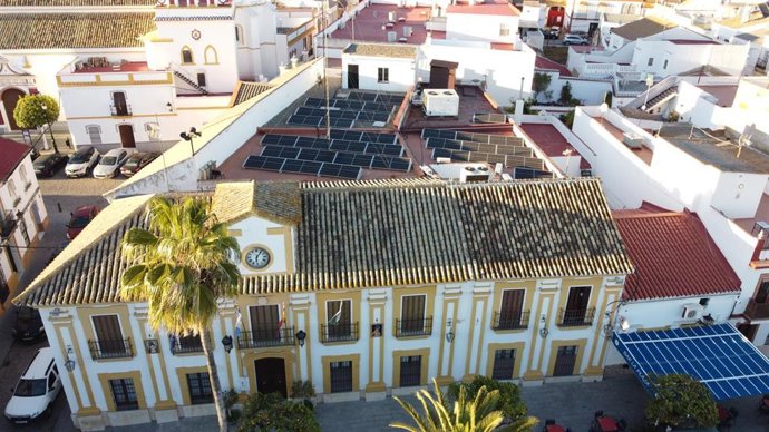La Fundación Cobre las Cruces ha invertido en la instalación de placas fotovoltaicas en Guillena.