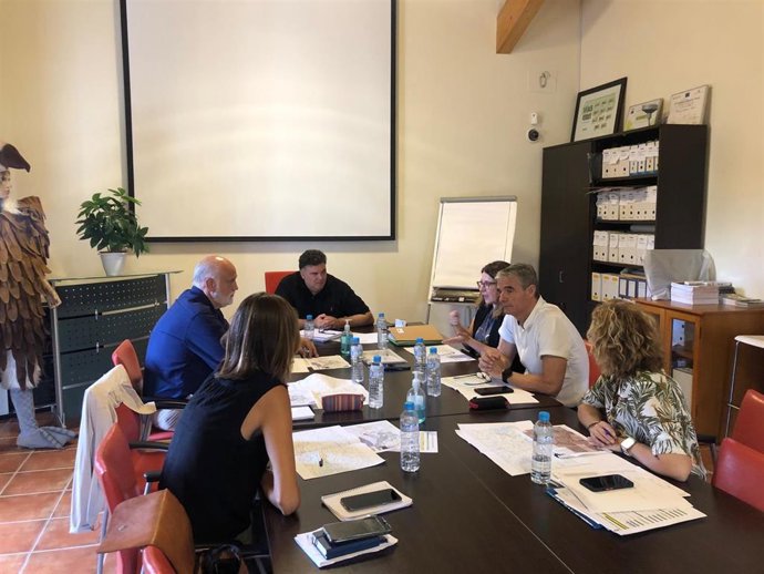 Vidal con el alcalde de Arcos reunidos por la Vía Verde hasta Jerez.