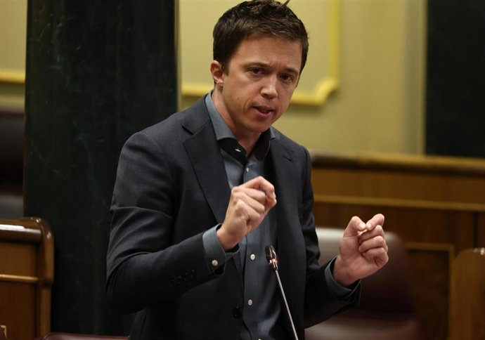 El líder de Más País, Iñigo Errejón, interviene durante una sesión plenaria en el Congreso de los Diputados, a 2 de noviembre de 2022, en Madrid (España). El Partido Popular va a forzar una votación en el Congreso para retar al PSOE a apoyar que haya qu