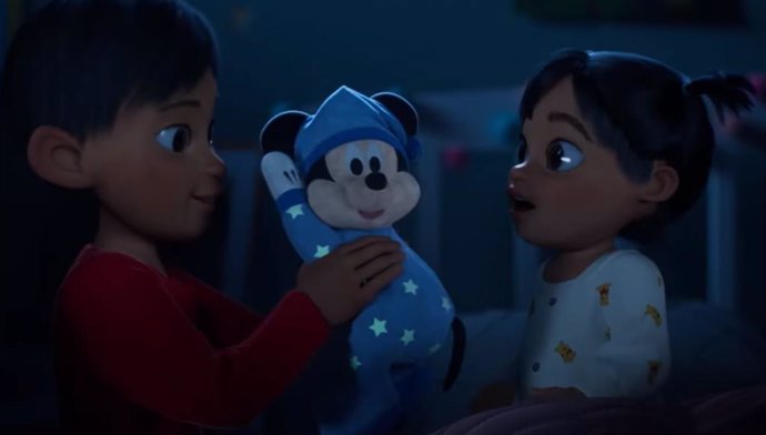 Sofía Ellar pone música al nuevo spot navideño de Disney