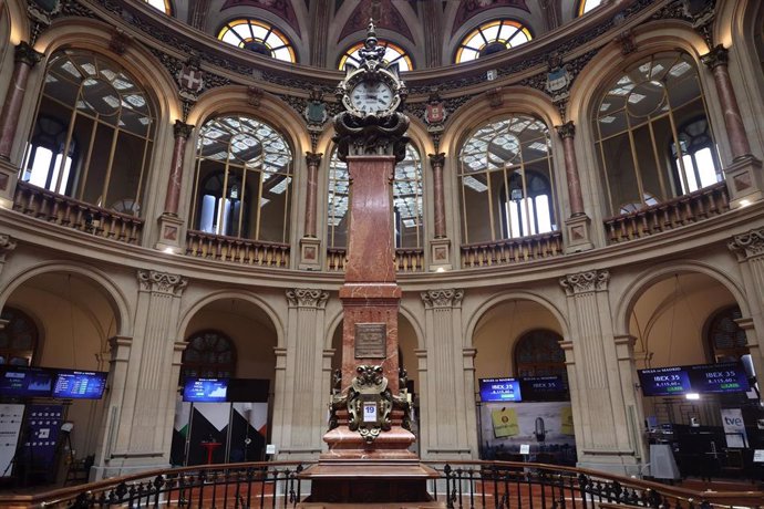 Archivo - Interior del Palacio de la Bolsa, a 19 de julio de 2022, en Madrid (España).