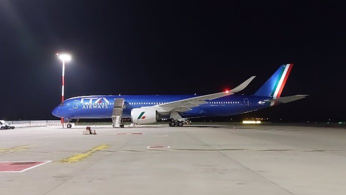 Archivo - ITA Airways, el primer operador italiano en recibir un Airbus A350.