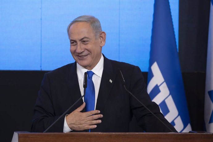 02 November 2022, Israel, Jerusalem: Likud party leader and former Israeli Prime Minister Benjamin Netanyahu gives a statement following the exit polls of the 2022 Israeli general election, the fifth parliamentary election in just three and a half years