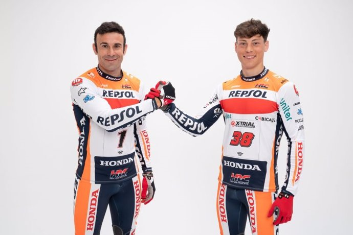 Los pilotos del Repsol Honda Team de trial, Toni Bou y Gabriel Marcelli