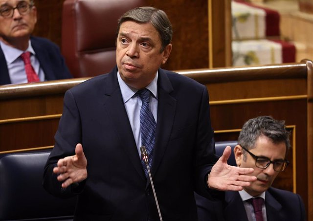 El ministro de Agricultura, Pesca y Alimentación, Luis Planas, en el Congreso.