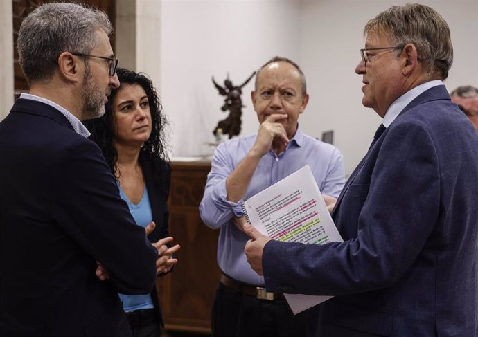 Reunión de presidente de la Generalitat, Ximo Puig, y el conseller de Hacienda con los agentes sociales para abordar el prespuesto