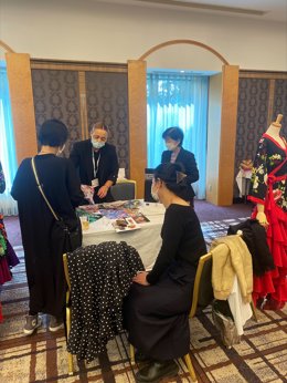 Foto Y Nota De Prensa: La Junta Fortalece La Presencia De La Moda Flamenca Andaluza En Japón Con Un Showroom En Tokio Entre Empresas Y Compradores