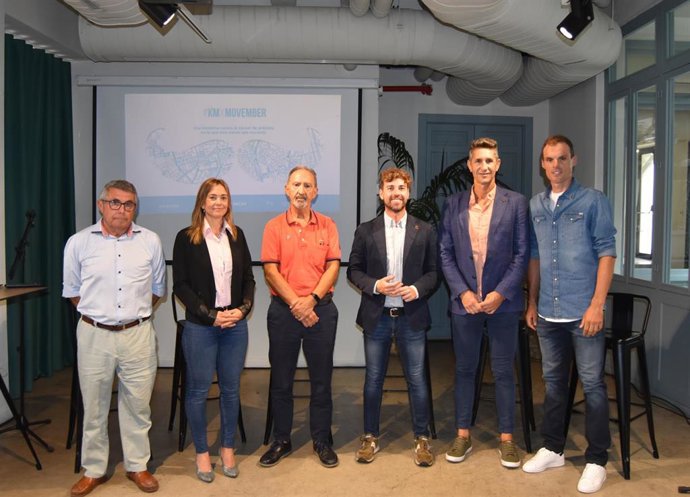 Presentación de la iniciativa solidaria Kilómetros por Movember, un proyecto impulsado por la Asociación Nacional de Pacientes de Cáncer de Próstata (ANCAP) en el que colaboran las federaciones regionales de ciclismo, atletismo y triatlón