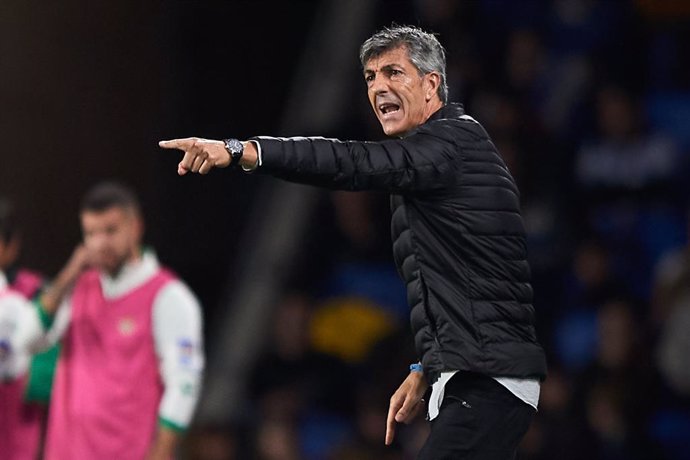 Imanol Alguacil head coach of Real Sociedad reacts during the La Liga Santander match between Real Sociedad and Real Betis Balompie at Reale Arena on October 30, 2022, in San Sebastian, Spain.