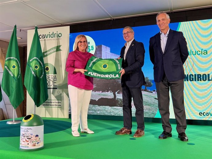 Fuengirola recibe la 'Bandera Verde' como ganadora de la campaña nacional de reciclaje de Ecovidrio