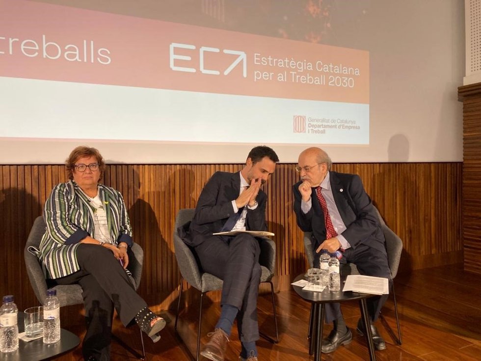 (I-D) La Exconsellera Dolors Bassa; El Conseller De Empresa Y Trabajo, Roger Torrent, Y El Exconseller Andreu Mas-Colell.