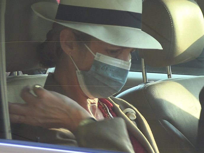 Doña Elena ha intentado pasar desapercibida a su llegada a Sevilla