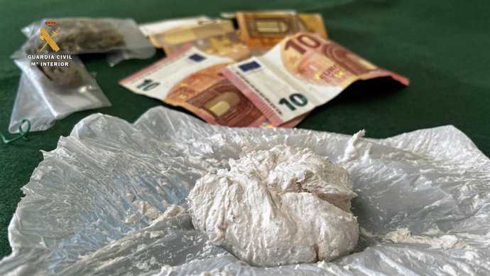 Archivo - Droga interceptada en Agoncillo (La Rioja)