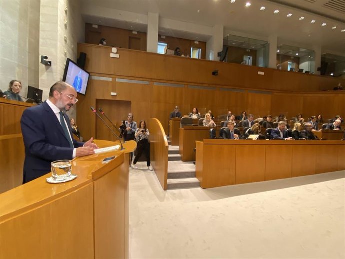 El presidente del Gobierno de Aragón, Javier Lambán, en el inicio de su discurso en el Debate de Política General 2022.