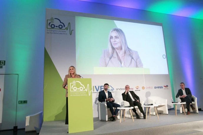 Inauguración del VI Congreso Europeo del Vehículo Eléctrico en Sevilla, con la intervención de la consejera de Fomento, Articulación del Territorio y Vivienda, Marifrán Carazo.
