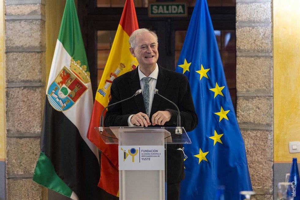Archivo - Enrique Moradiellos.