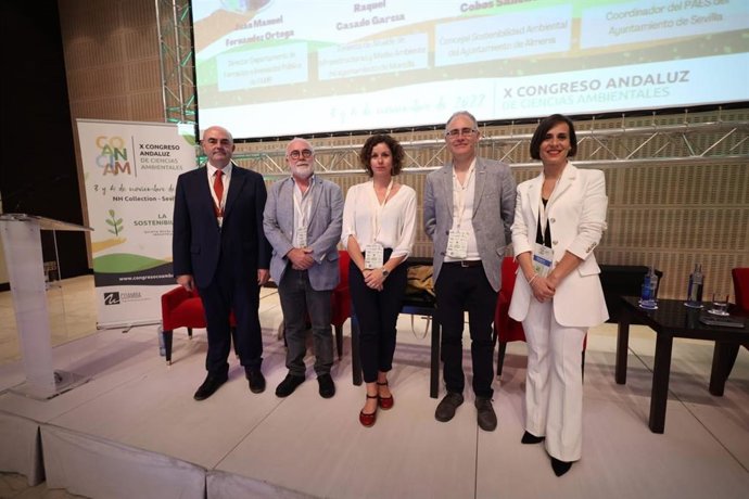 Juan Manuel Fernández Ortega,  Eladio M. Romero, Raquel Casado García, David Fernández Caldera Y Margarita Cobos Sánchez, Primera Mesa Del X Congreso Andaluz De Ciencias Ambientales.