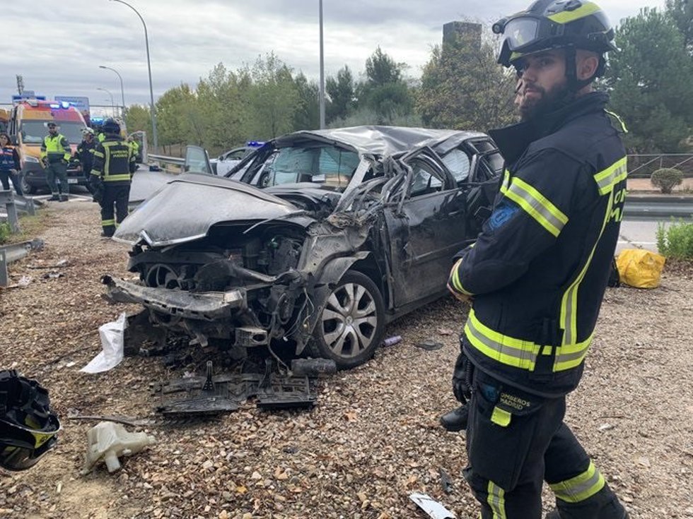 Herida una conductora al salirse de la carretera cerca de la Gavia