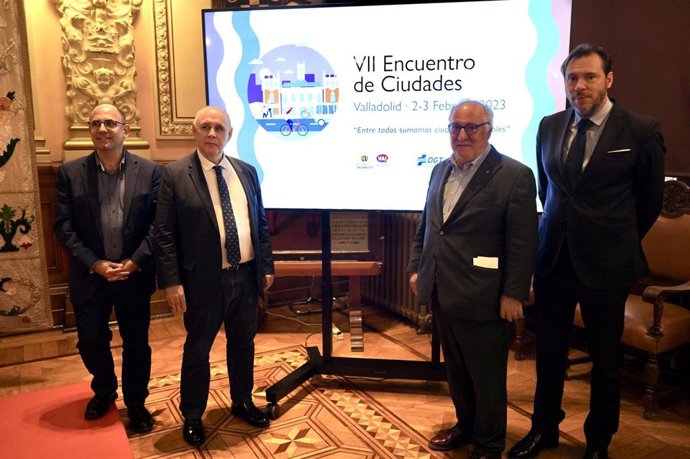 Presentación en el Ayuntamiento de Valladolid del VII Encuentro de Ciudades por la Seguridad Vial y la Movilidad Sostenible.
