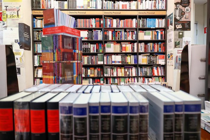 Archivo - Interior de una librería, archivo