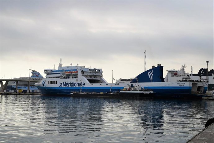 El buque Pelagos en el Puerto de Barcelona.