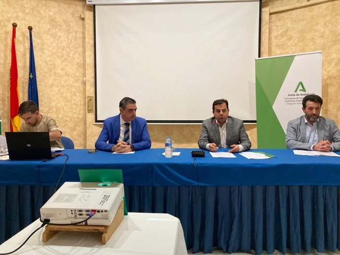 La Delegación de Inclusión Social ha organizado en la capital onubense una jornada con las entidades locales y del Tercer Sector que ha contado con la presencia del director general de Políticas Migratorias de la Junta de Andalucía, Jesús Toronjo.