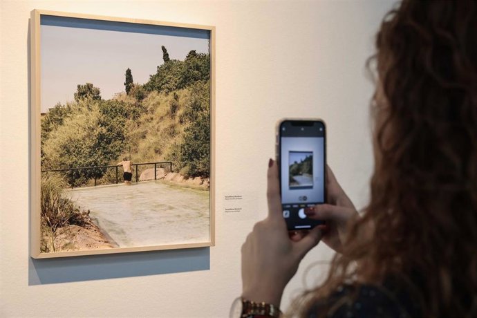 El MuVIM acoge la exposición 'La idea de éxito' de Markel Redondo, proyecto ganador de la IV Beca Fragments de la Unió de Periodistes