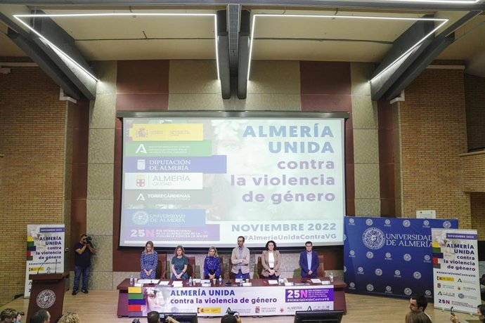 La diputada de Igualdad y Familia, Nuria Rodríguez, participa en la rueda de prensa de presentación de Almería Unida contra la Violencia de Género