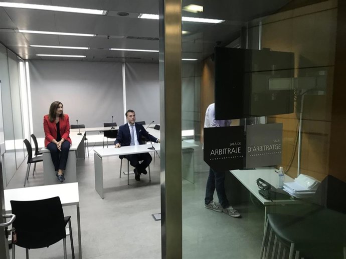 Prueba piloto puesta en marcha por el Colegio de Abogados de Valencia para que los abogados y abogadas de Valencia puedan atender de forma telemática a los internos en los centros penitenciarios.