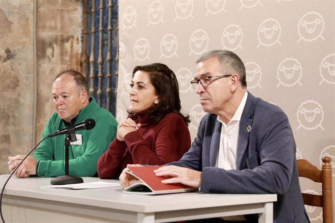 Inauguración de la jornada de pastoreo en Brieva de Cameros por parte de la presidenta riojana Concha Andreu