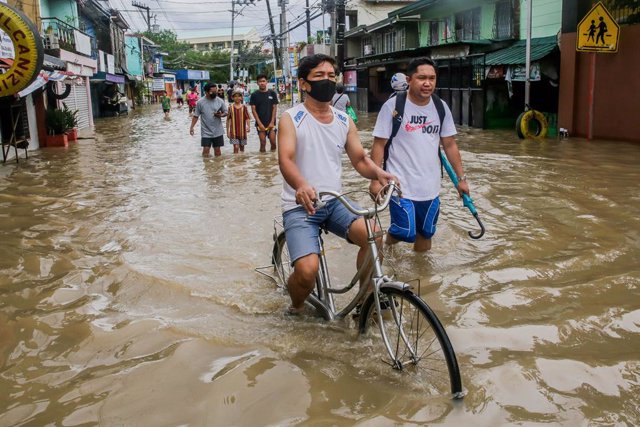 Inundaciones en Filipinas tras el paso de la tormenta tropical 'Nalgae'.