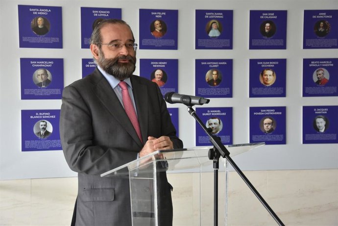 Se inaugura la exposición 'Grandes Pedagogos Católicos' en CEU Andalucía.