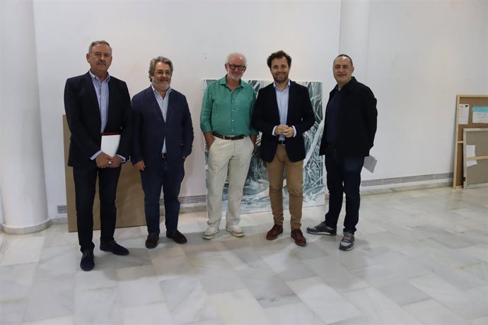 Alejandro Botubol y Alba Cortés se alzan con los premios del recuperado Salón de Otoño de Pintura.