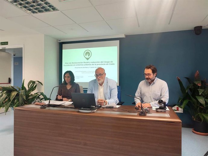 Jornada sobre el plan provincial para restaurar cauces fluviales y reducir el riesgo de inundaciones.