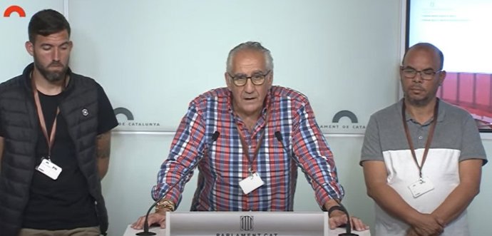 Trabajadores de recogida de basura del Peneds (Barcelona) piden mejoras salariales en el Parlament