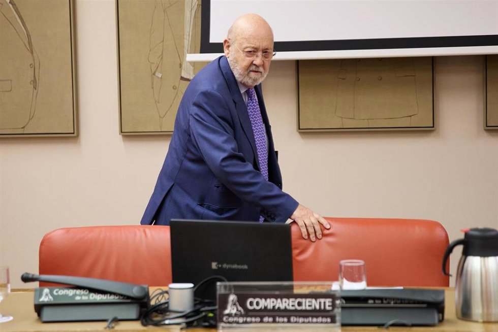 El presidente del Centro de Investigaciones Sociológicas (CIS), José Félix Tezanos, en la Comisión de Prespuestos del Congreso.