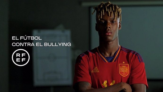 Nico Williams es uno de los protagonistas de la campaña de la RFEF contra el bullying en los colegios de toda España.