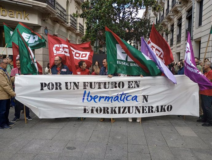 Concentración en Bilbao de trabajadores de Ibermática