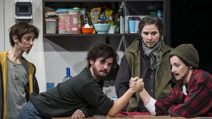 Imagen del último espectáculo de la compañía argentina Piel de Lava, 'Petróleo', una obra que descubre la fragilidad del mundo masculino y que se podrá ver en el Teatre de Salt (Girona) dentro del Festival Temporada Alta