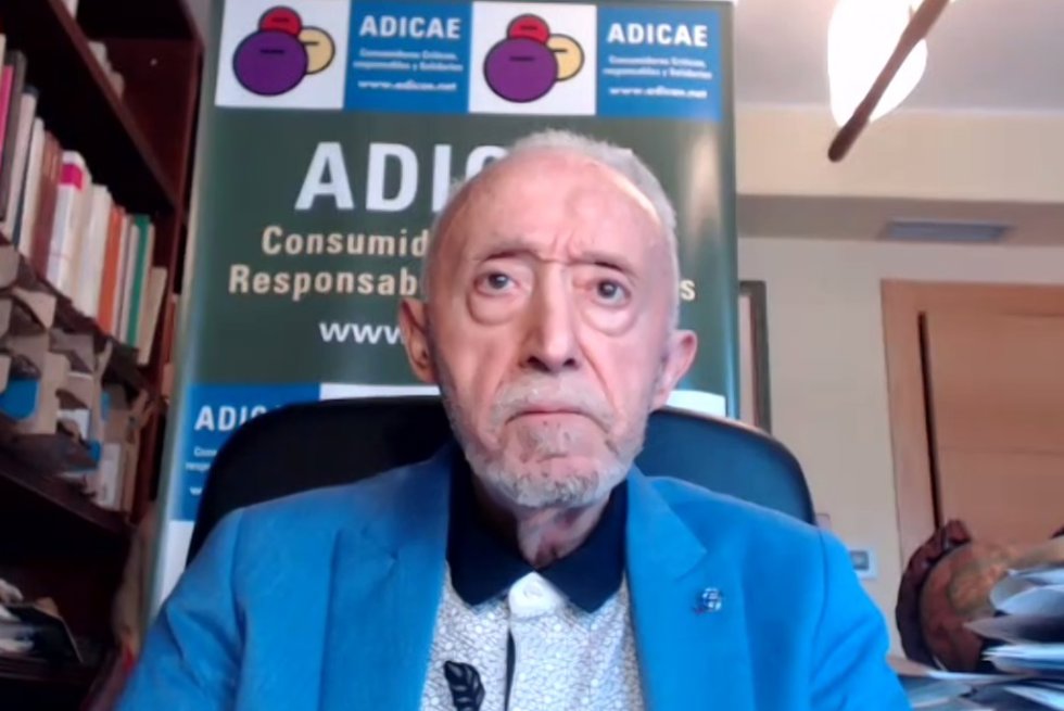 Archivo - El presidente de Adicae, Manuel Pardos, en rueda de prensa tras el auto del Tribunal Supremo por el que remite al TJUE la macrodemanda sobre cláusulas suelo.