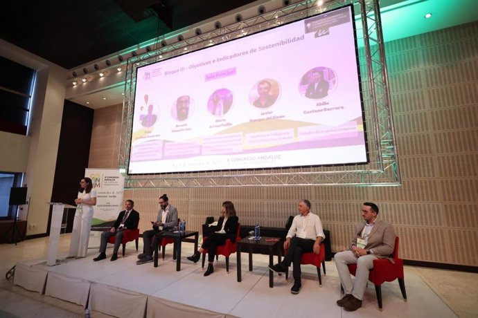 Ponenten del bloque sobre 'Objetivos e indicadores de sostenibilidad' del X Congreso Andaluz de Ciencias Ambientales