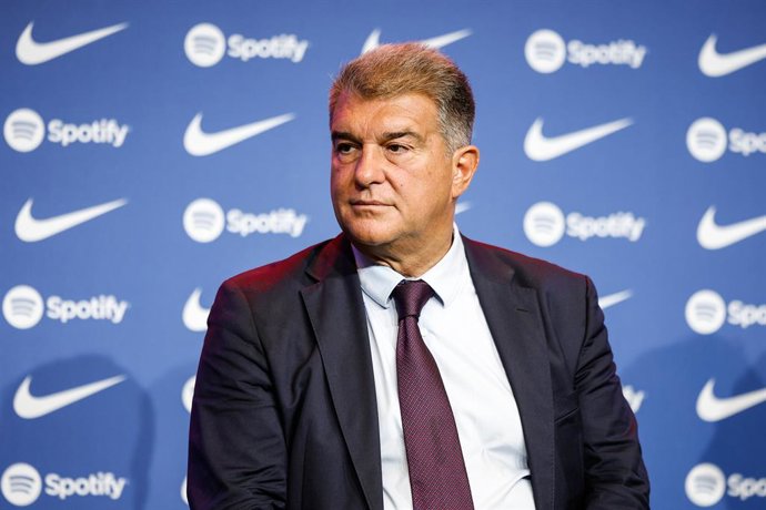 Archivo - Joan Laporta attends during the press conference after the presentation of Robert Lewandowski as new player of FC Barcelona at the Spotify Camp Nou Stadium on August 5, 2022, in Barcelona, Spain.