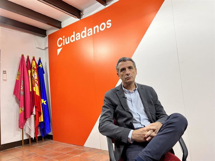 El portavoz del Grupo Municipal Ciudadanos en el Ayuntamiento de Toledo, Esteban Paños, en una entrevista con Europa Press