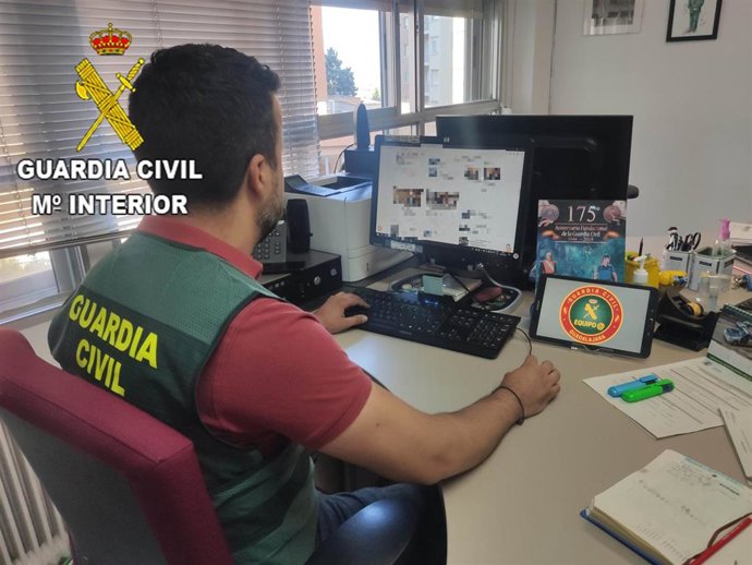 Archivo - Agente de la Guardia Civil
